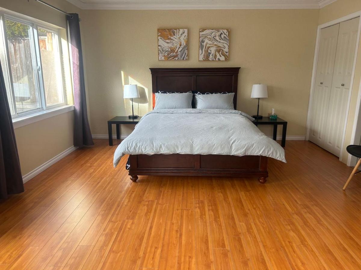 Private Suite With Separated Entrance Monica'S Home リッチモンド エクステリア 写真