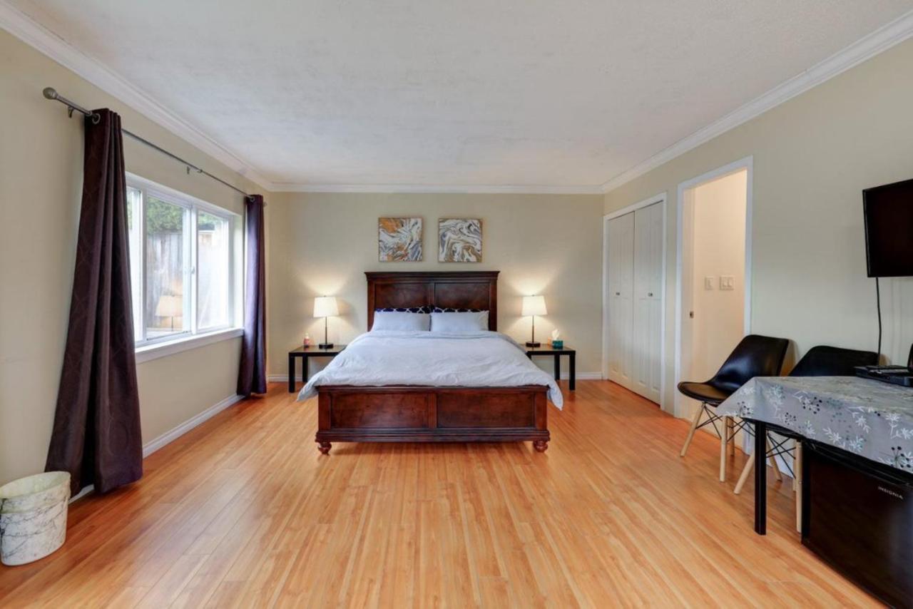 Private Suite With Separated Entrance Monica'S Home リッチモンド エクステリア 写真