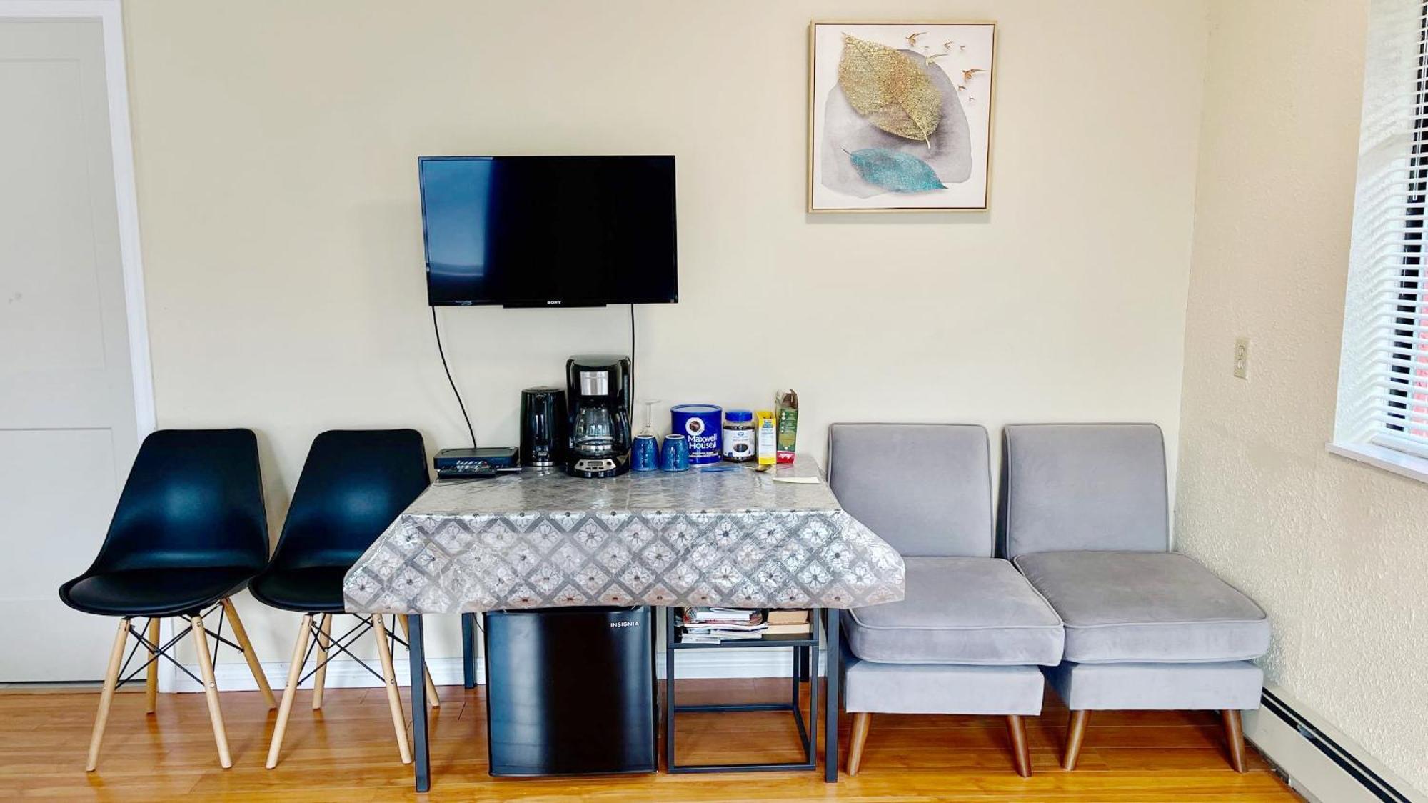Private Suite With Separated Entrance Monica'S Home リッチモンド エクステリア 写真